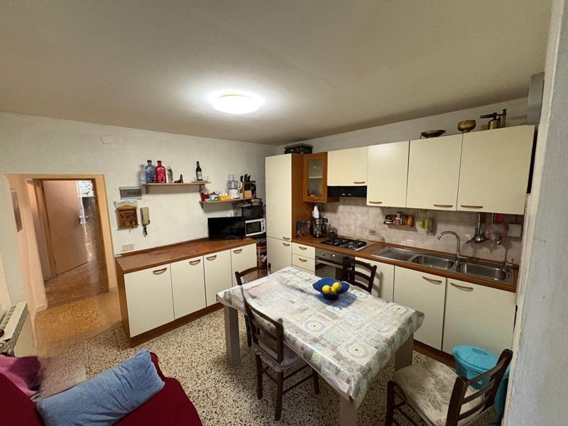 Quadrilocale in Vendita a Fucecchio, 90'000€, 90 m², arredato