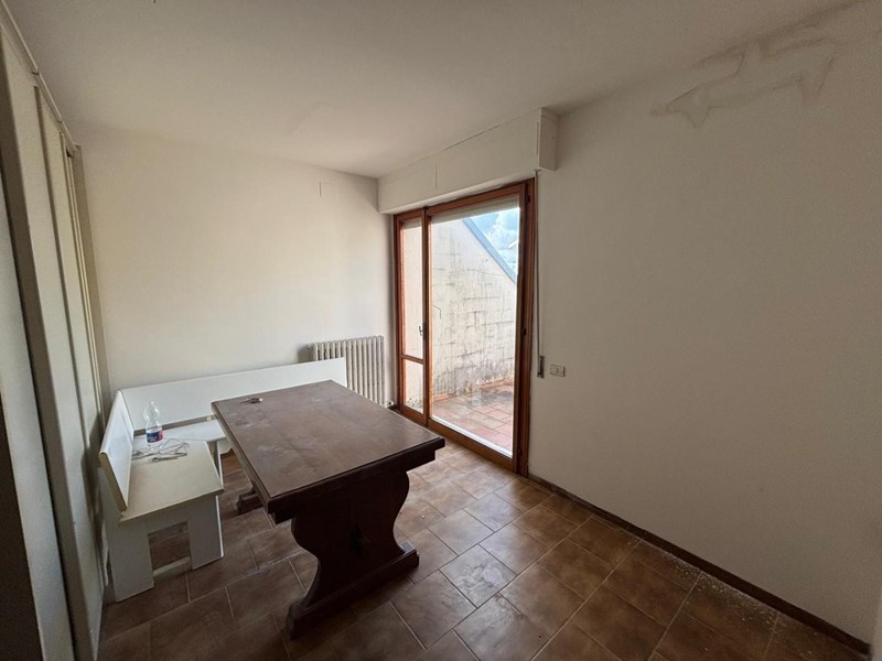 Appartamento in Vendita a Vinci, zona Spicchio, 228'000€, 110 m², con Box