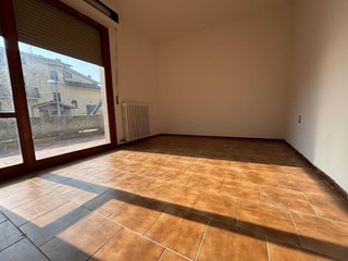 Appartamento in Vendita a Vinci, zona Spicchio, 228'000€, 110 m², con Box