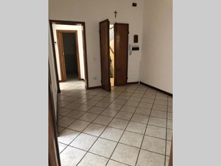 Ufficio in Affitto a Pontedera, 1'000€, 80 m²