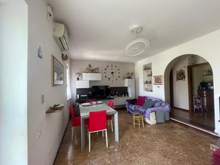 Casa Semi Indipendente in Vendita a Casciana Terme Lari, zona La Capannina di Cevoli, 149'000€, 80 m², arredato, con Box