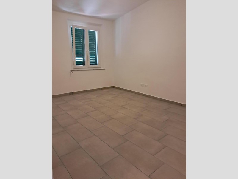 Trilocale in Vendita a Cascina, 127'000€, 75 m²