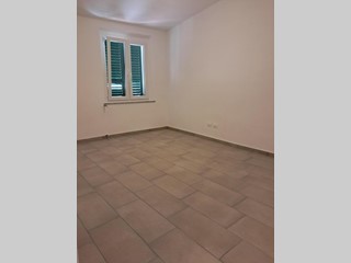 Trilocale in Vendita a Cascina, 127'000€, 75 m²