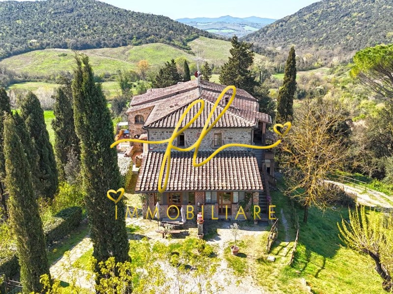 Casale in Vendita a Volterra, 1'850'000€, 517 m², arredato