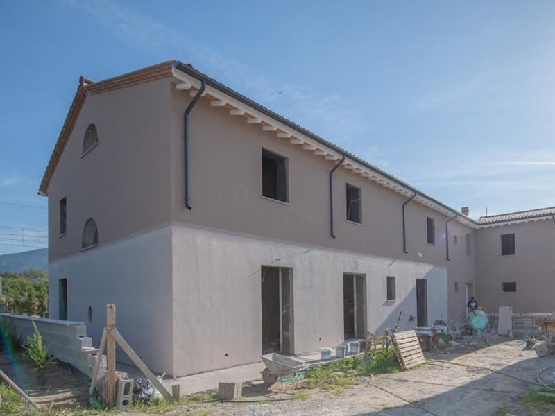 Casale in Vendita a Cascina, zona San Frediano a Settimo, 345'000€, 120 m²
