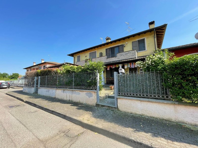 Villetta a schiera in Vendita a Inverno e Monteleone, 209'000€, 150 m²