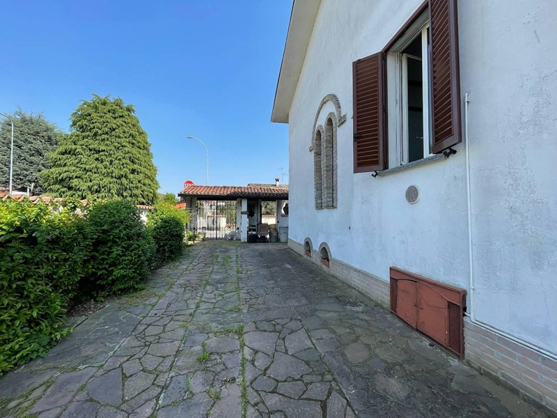 Casa Indipendente in Vendita a Massalengo, 265'000€, 230 m², arredato, con Box