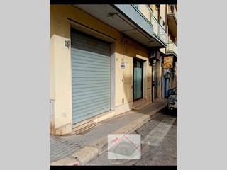 Immobile commerciale in Vendita a Ragusa, zona Carcere, 150'000&euro;, 95 m²