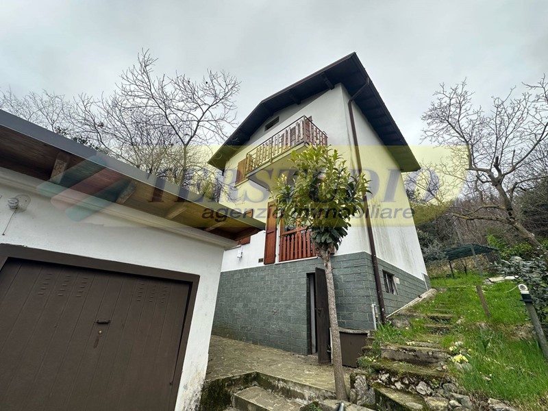 Villa in Vendita a Olginate, 220'000€, 100 m²