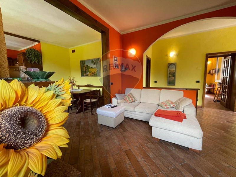 Appartamento in Vendita a Borgo a Mozzano, zona Chifenti, 169'000€, 127 m²