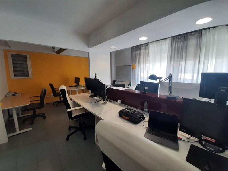 Ufficio in Affitto a San Giuliano Terme, 1'350€, 115 m²