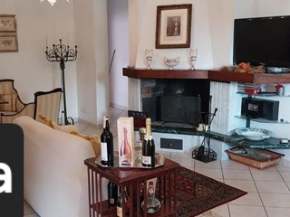 Casa Semi Indipendente in Vendita a Carrara, 320'000€, 136 m²