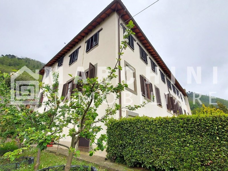 Villa in Vendita a Capannori, zona Matraia Alta, 1'100'000€, 1100 m²