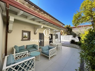 Villa bifamiliare in Vendita a Forte dei Marmi, 3'000'000€, 150 m², arredato