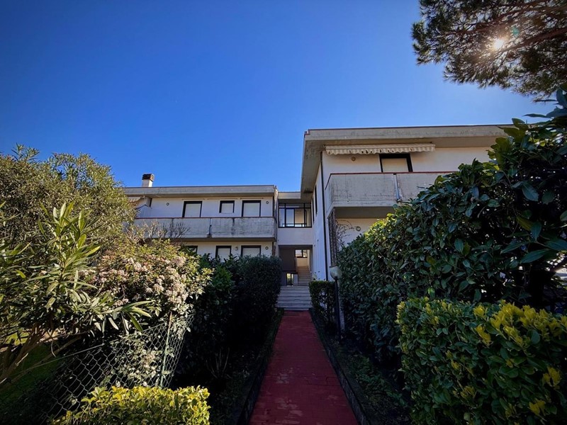 Quadrilocale in Vendita a Massa, zona Poveromo, 205'000&euro;, 70 m²