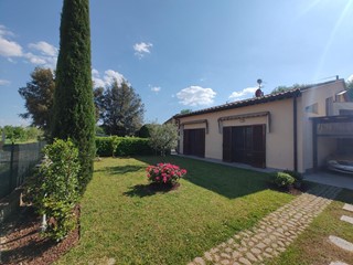 Casa Indipendente in Vendita a Castelfranco di Sotto, zona Orentano, 349'000€, 164 m², arredato, con Box