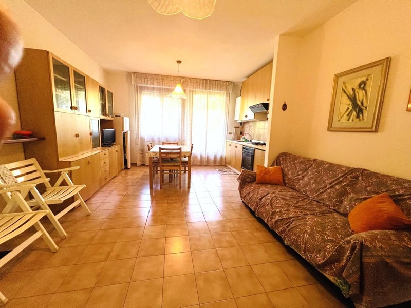 Trilocale in Vendita a Massa, zona Marina di Massa, 255'000&euro;, 75 m², con Box