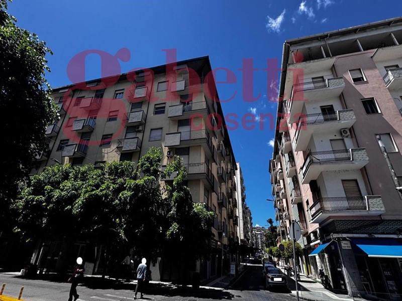 Appartamento in Vendita a Cosenza, 250'000€, 265 m²