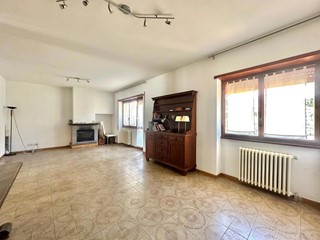 Villa bifamiliare in Vendita a Grottaferrata, 395'000€, 185 m²