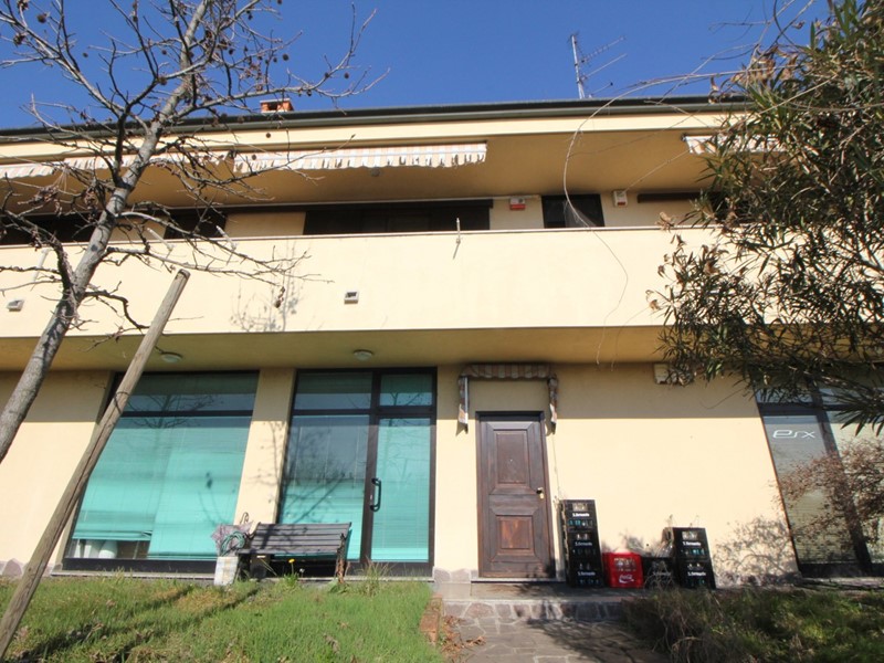 Laboratorio in Vendita a Parabiago, 550'000€, 669 m²