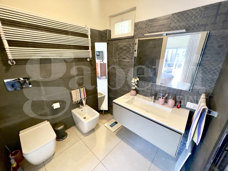 Casa Indipendente in Vendita a Aci Castello, 635'000€, 222 m²