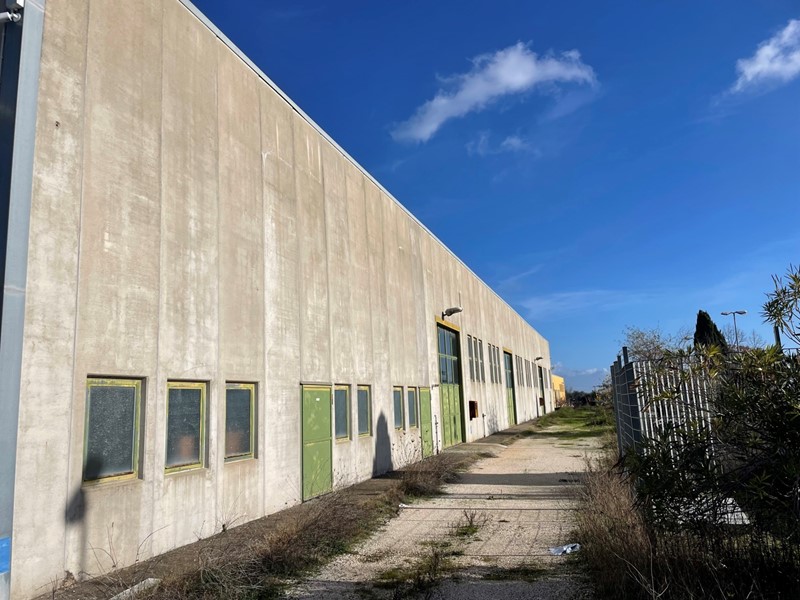 Capannone in Vendita a Civita Castellana, 200'000€, 540 m²