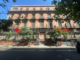 Appartamento in Vendita a Catania, 260'000&euro;, 220 m²