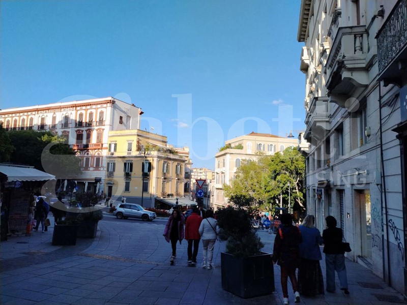 Negozio in Vendita a Cagliari, 650'000€, 500 m²