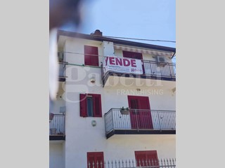 Appartamento in Vendita a Roccabascerana, 130'000&euro;, 130 m²