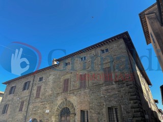 Ufficio in Vendita a Bettona, 1'000'000€, 1400 m²