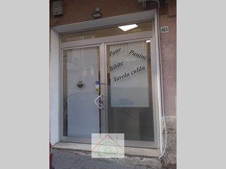 Immobile commerciale in Affitto a Ragusa, zona Zona Via Gagini, 300€, 30 m²