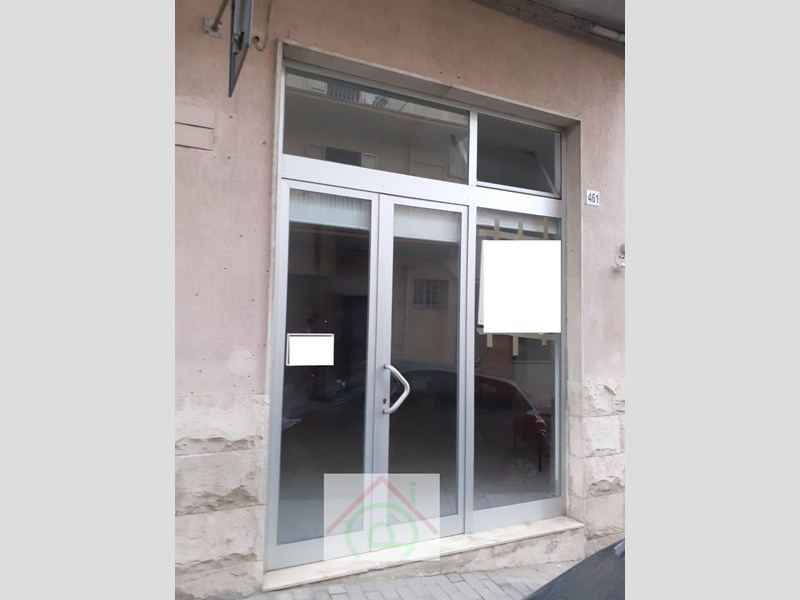 Immobile commerciale in Affitto a Ragusa, zona Via Gagini, 300€, 40 m²
