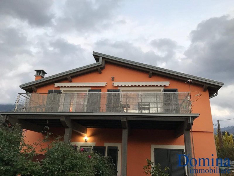 Villa in Vendita a Massa, 530'000&euro;, 170 m², arredato, con Box