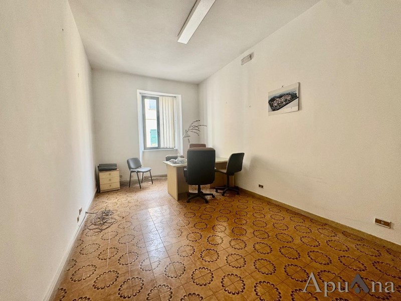 Quadrilocale in Vendita a Massa, 120'000&euro;, 80 m²