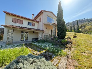 Villa in Vendita a Chianni, zona Pieve di Rivalto, 490'000€, 210 m², arredato, con Box