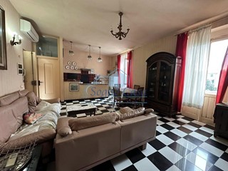 Trilocale in Vendita a Sarzana, 190'000€, 85 m²