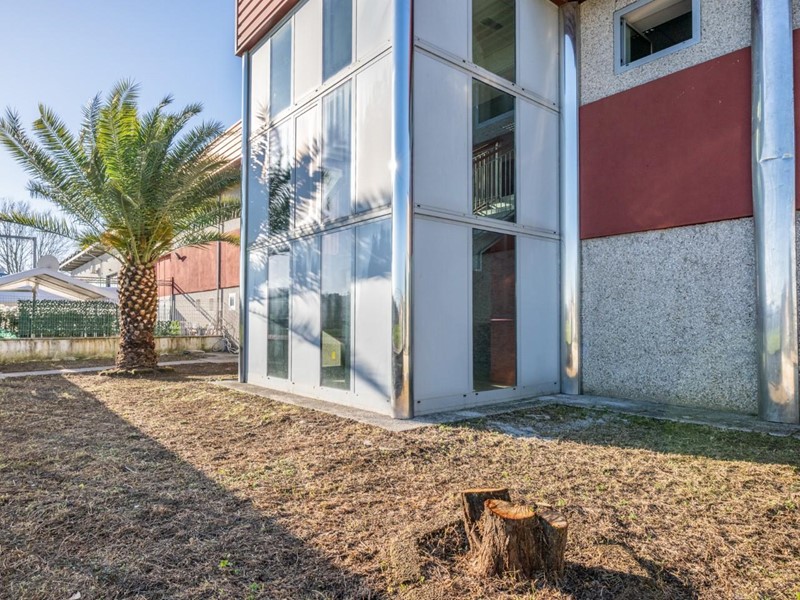 Capannone in Affitto a Bientina, 1'400€, 410 m²