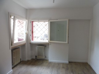 Ufficio in Affitto a Marostica, 600€, 50 m²