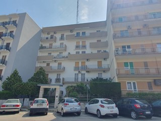Trilocale in Vendita a Bari, 70'000€, 90 m²
