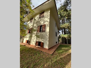 Villa in Vendita a Taverna, 170 m²