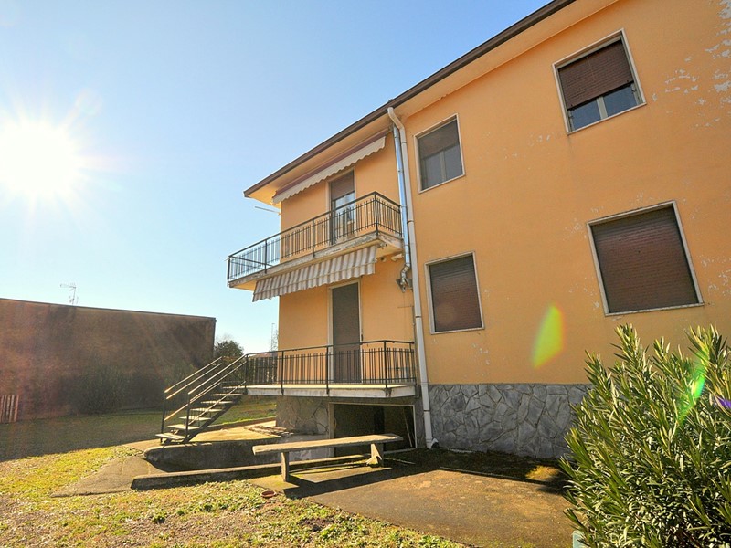 Trilocale in Vendita a Inveruno, 164'000€, 115 m²