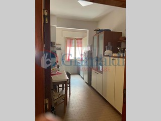 Appartamento in Vendita a Foligno, 125'000€, 150 m²