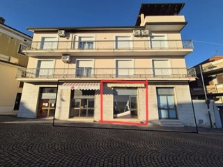 Negozio in Vendita a Miglianico, 36'000€, 36 m²