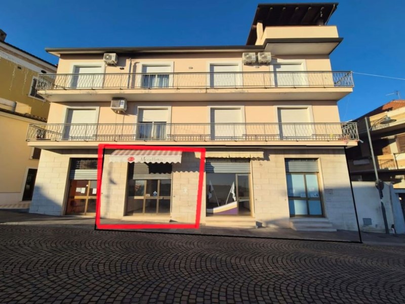 Negozio in Vendita a Miglianico, 55'000€, 45 m²