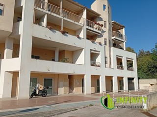 Negozio in Affitto a Matera, 500€, 40 m²