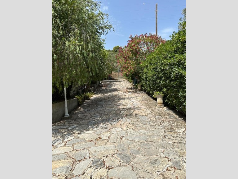 Villa in Vendita a Campiglia Marittima, zona Venturina, 850'000&euro;, 230 m², arredato, con Box