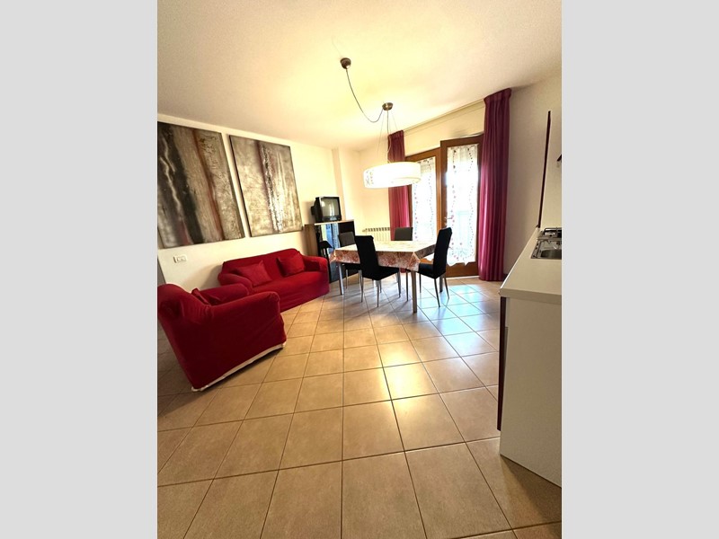 Trilocale in Vendita a Campiglia Marittima, zona Venturina, 225'000&euro;, 78 m², arredato, con Box