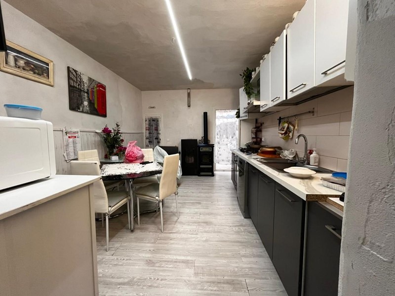 Quadrilocale in Vendita a Cascina, 140'000€, 75 m²