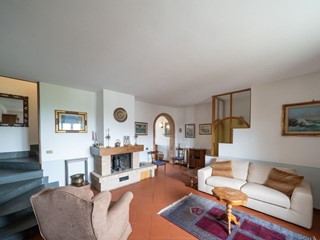 Villetta a schiera in Vendita a Peccioli, zona Fabbrica, 190'000€, 150 m², con Box