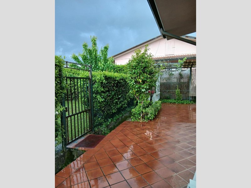 Villa bifamiliare in Vendita a Massa, zona Romagnano, 350'000&euro;, 130 m²